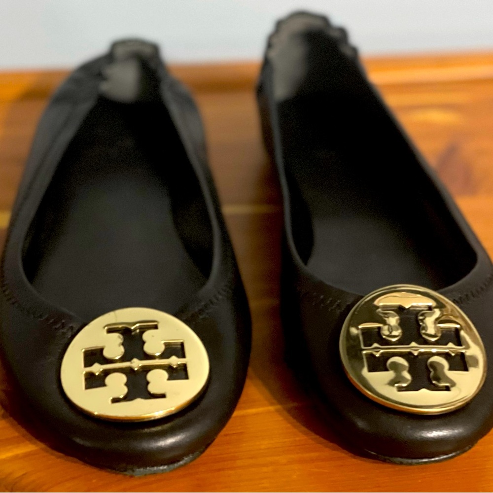 Tory Burch women’s black Minnie Travel leather ballet flats size 5. NWOT